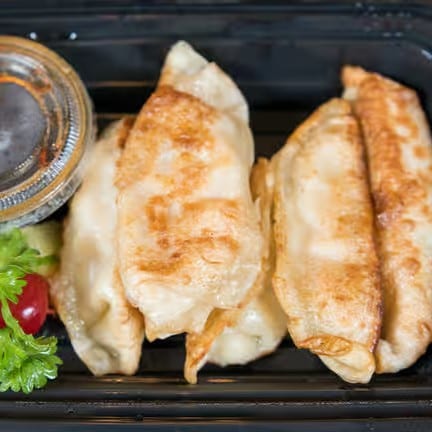 Gyoza (6 Pieces).