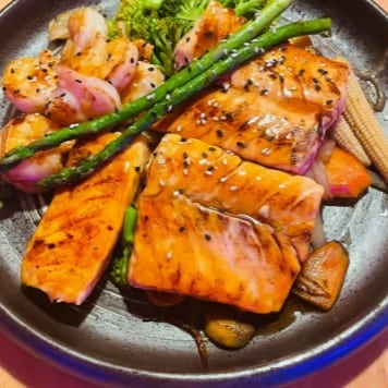 Kid's Hibachi Salmon (5 Oz).